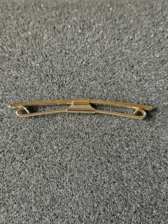 Other - Gold-Tone Minimalist Bar Collar Stay Clip.
